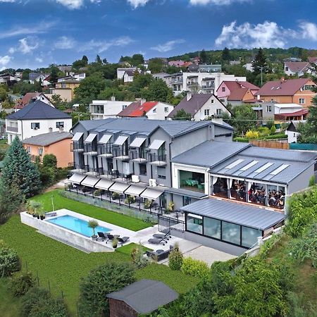 Restaurant & Pension U Hradu Штернберк Екстер'єр фото