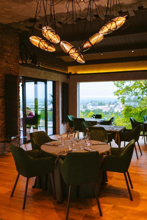 Restaurant & Pension U Hradu Штернберк Екстер'єр фото